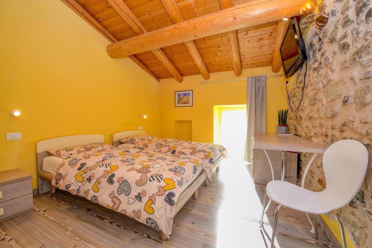 Ferienwohnung Casa Nel Borgo - Il Gufo Tremosine Exterior foto