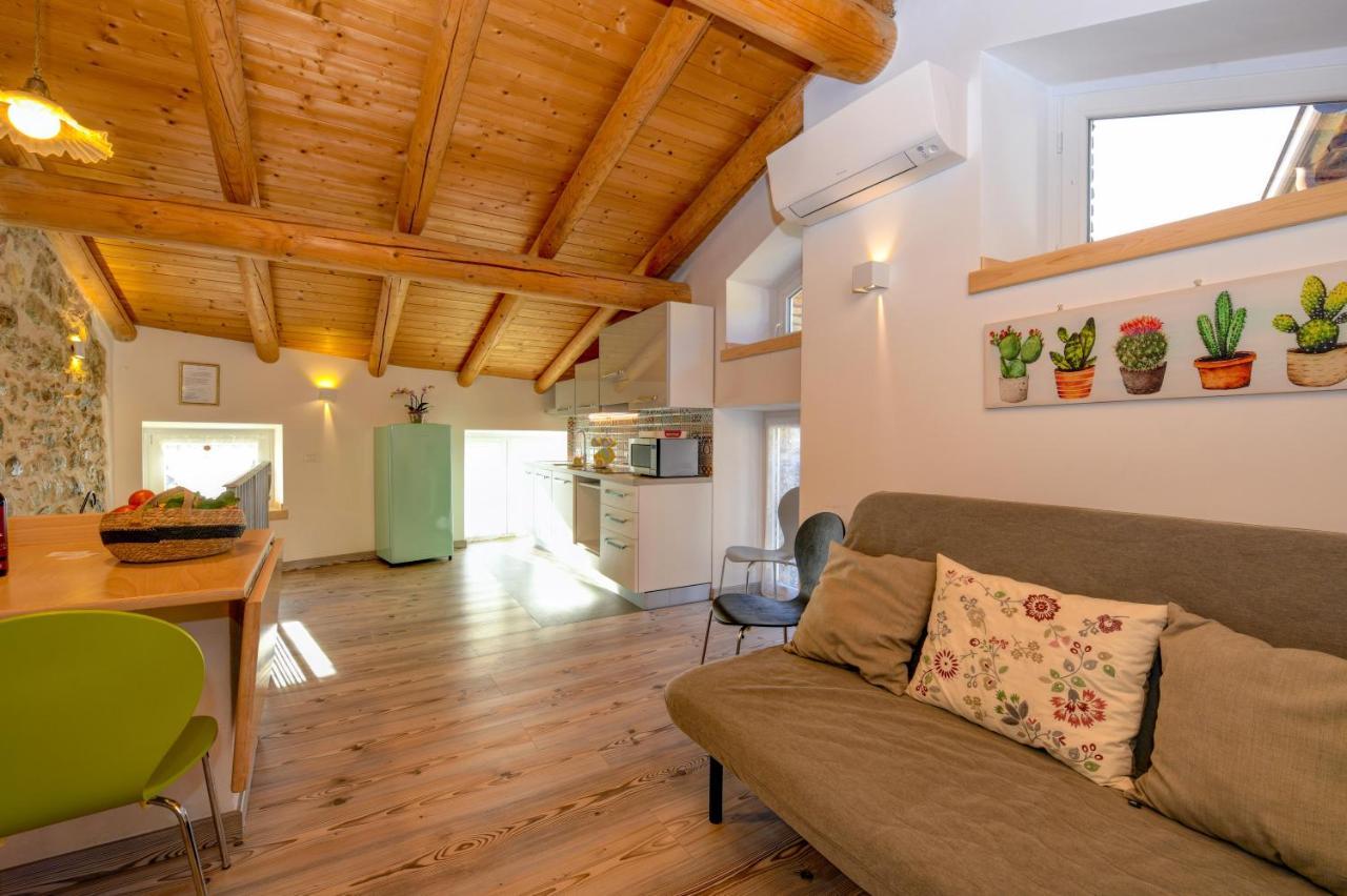 Ferienwohnung Casa Nel Borgo - Il Gufo Tremosine Exterior foto